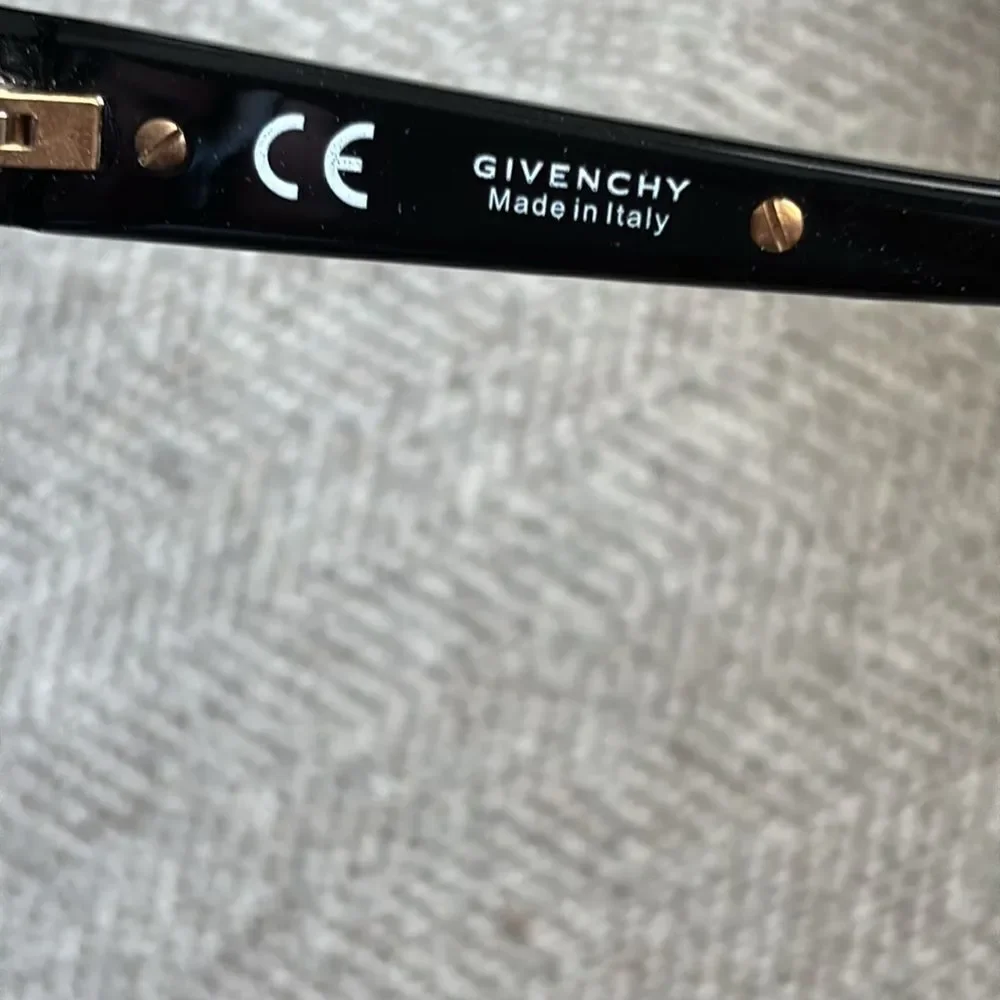 Givenchy SGV 766 56 17 COL. 9X5P Cat Eye Authentic Animal Print in Original Box!
